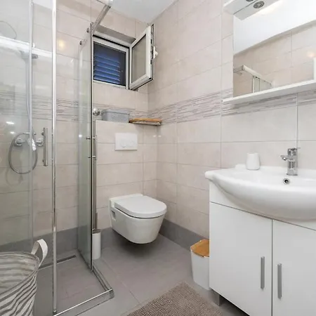 בית נופש House 25 *