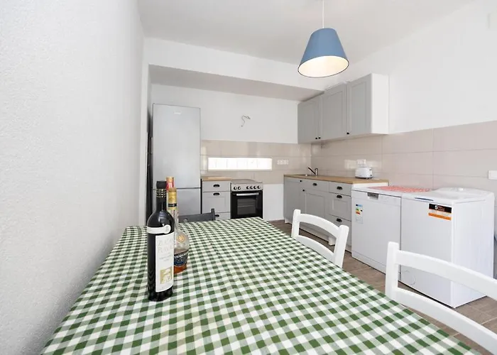 House 25 *