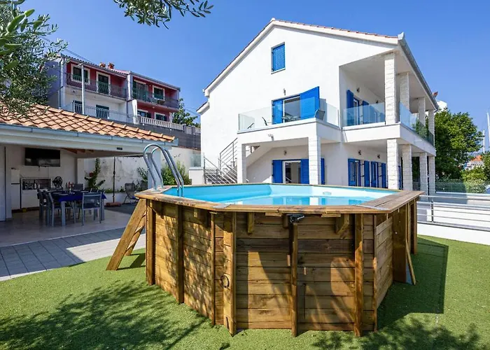 House 25