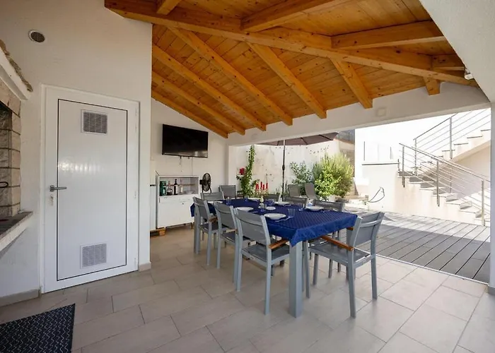 House 25