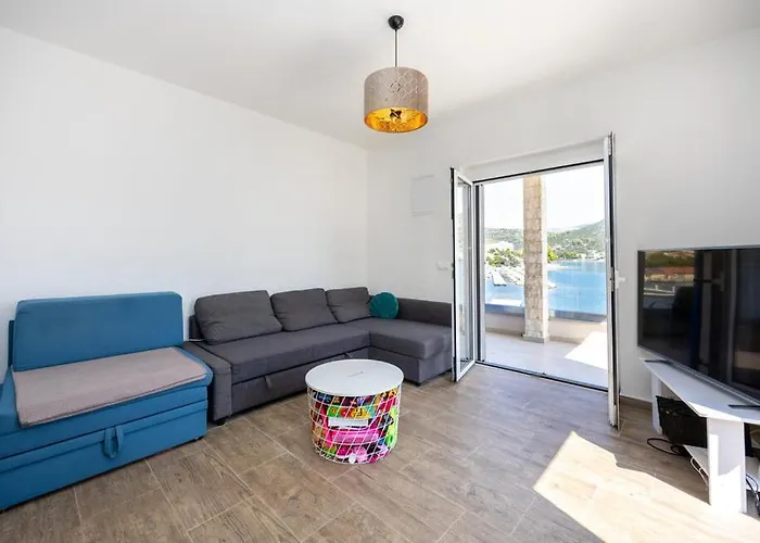 House 25 Marina