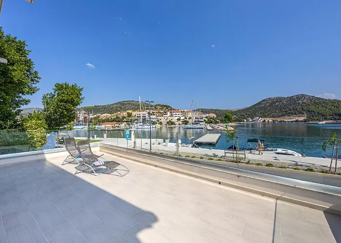 House 25 * Marina