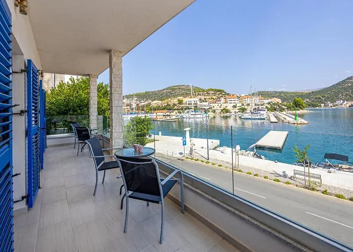 House 25 * Marina
