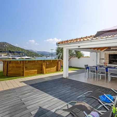 House 25 Marina