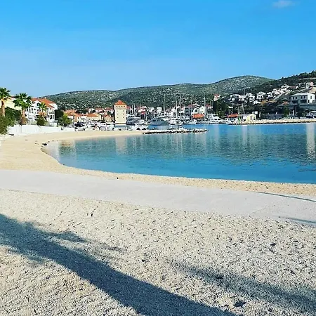 House 25 * Marina