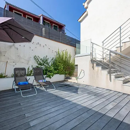 House 25 *
