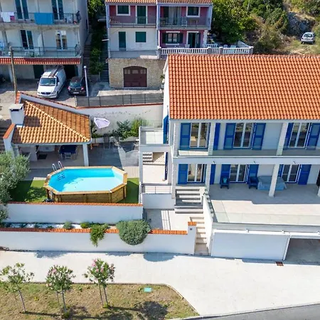 House 25